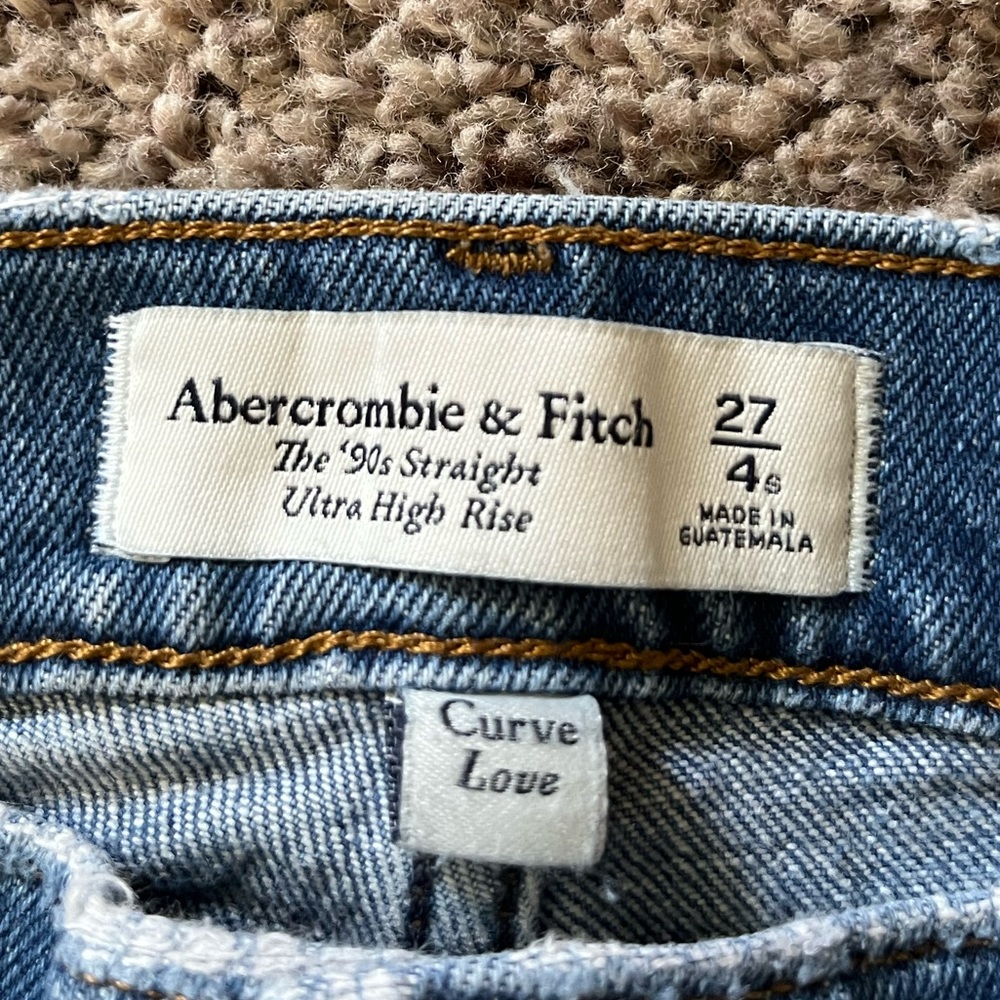 Abercrombie & Fitch Curve Love 90’s Straight Ultra High Rise